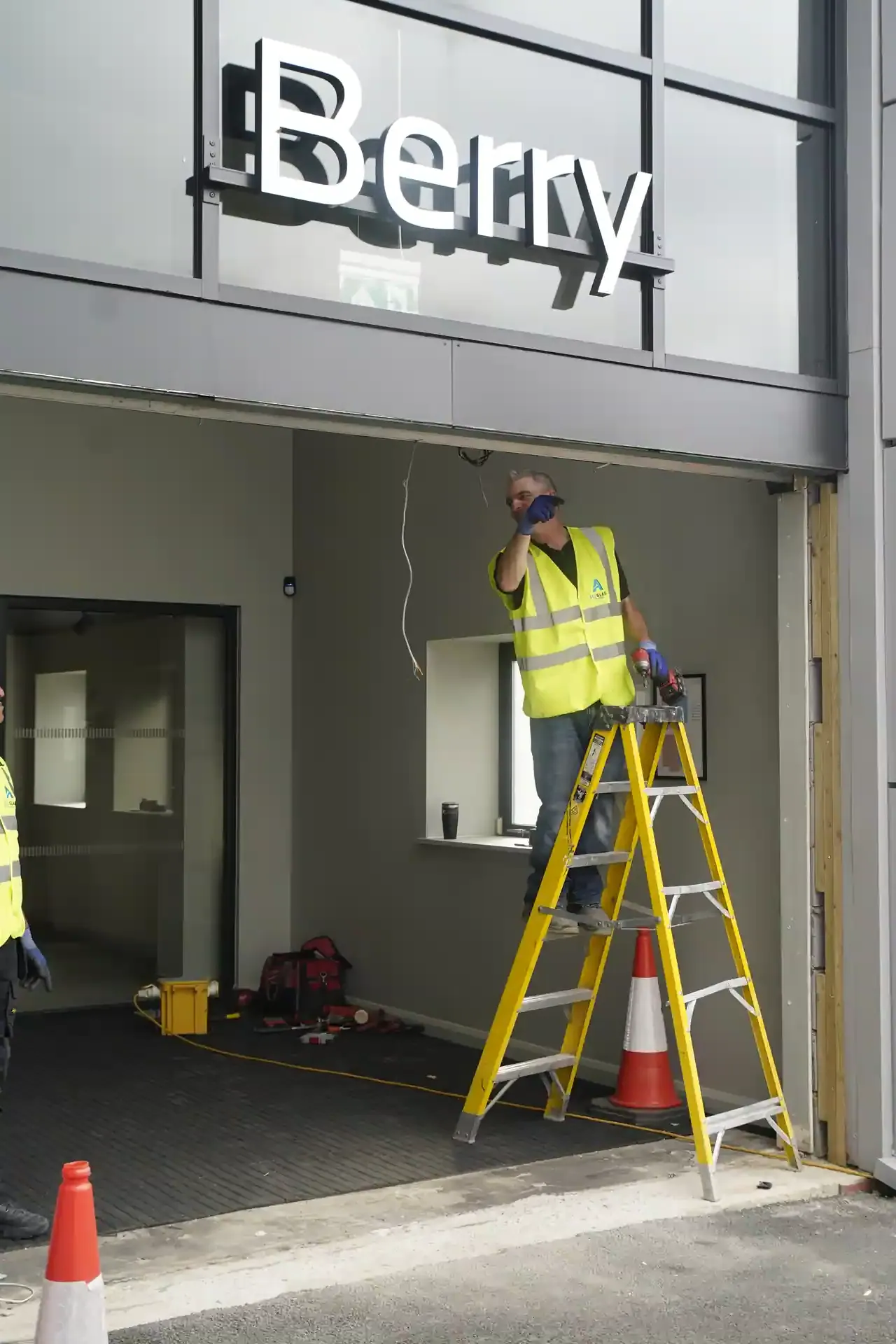 Wiring the automatic door header mechanism during installation