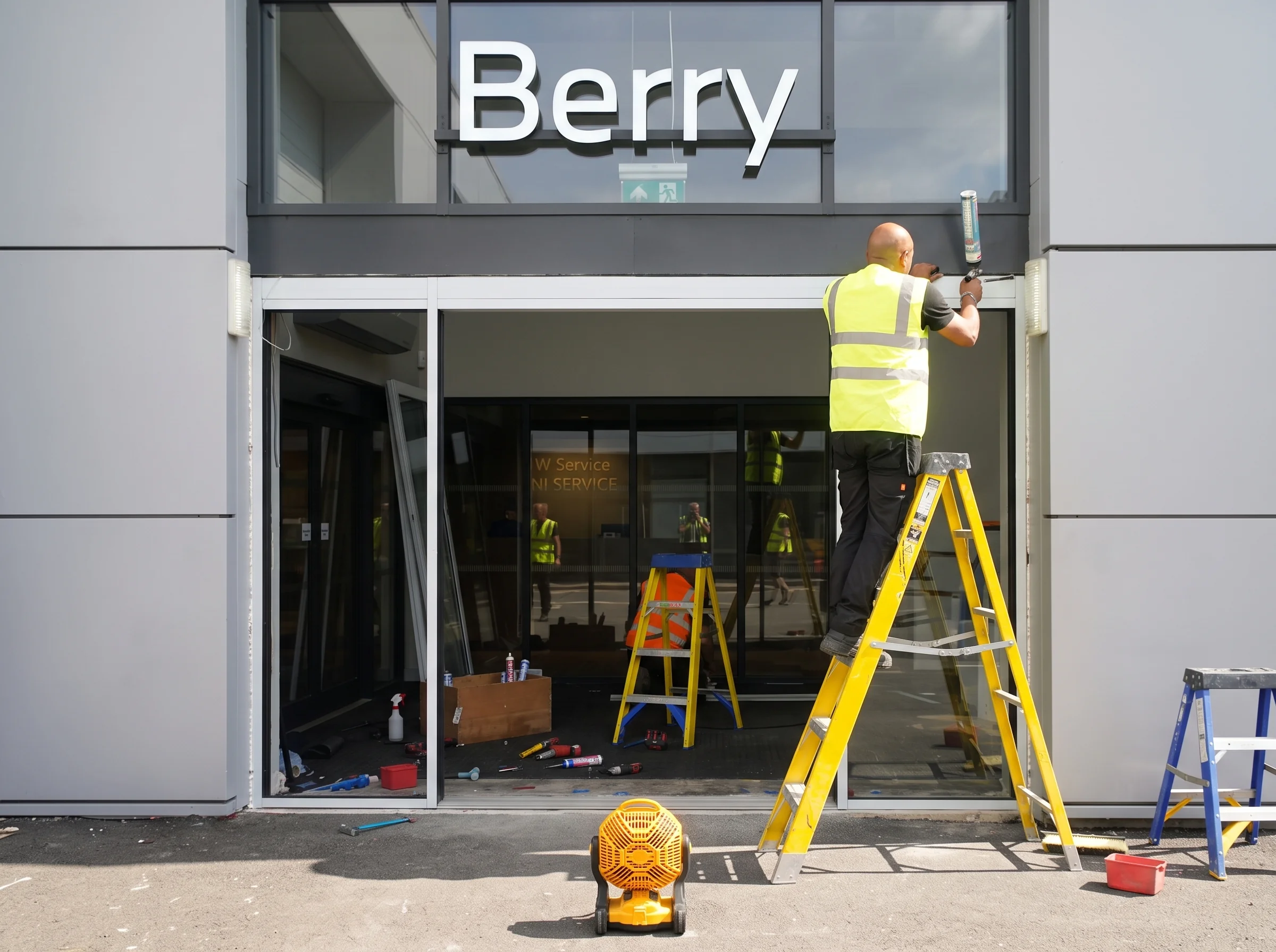 The completed entrance at BMW Berry Showroom, Brentford